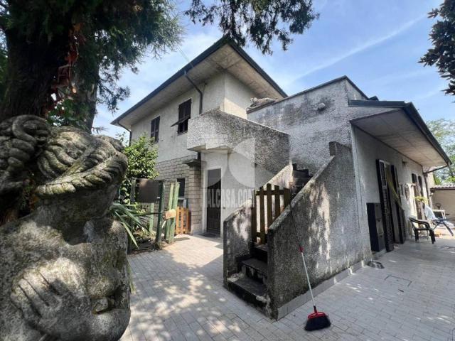 Villa Indipendente in vendita a Casirate D'adda, Lombardia