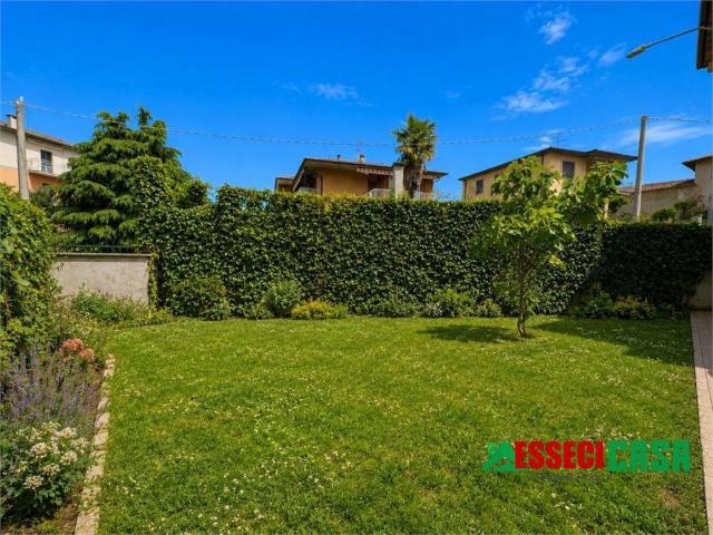 Villa Indipendente in vendita a Casirate D'adda, Lombardia