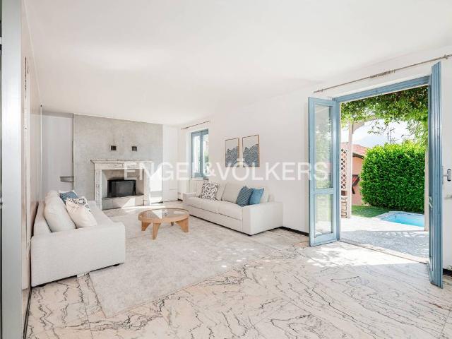 Villa Indipendente in vendita a Caslino d'Erba, Como