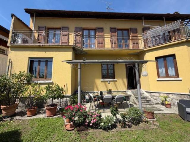 Villa Indipendente in vendita a Caslino D'erba, Lombardia