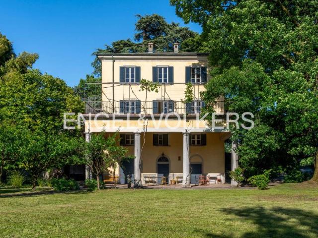 Villa Indipendente in vendita a Casnate con Bernate, Casnate