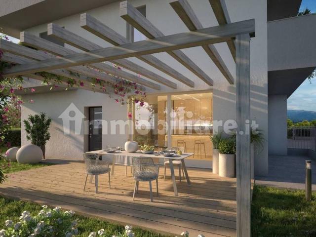 Villa Indipendente in vendita a Casnate con Bernate, Casnate