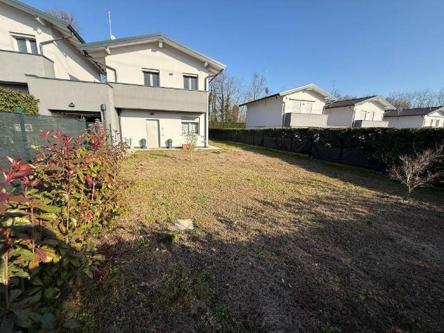 Villa Indipendente in vendita a Casnate