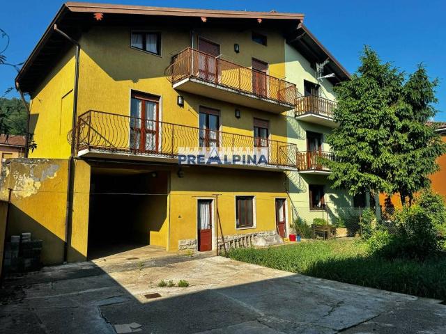 Villa Indipendente in vendita a Casnigo, Lombardia