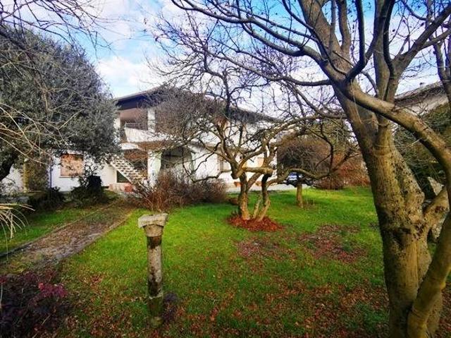 Villa Indipendente in vendita a Casnigo, Lombardia