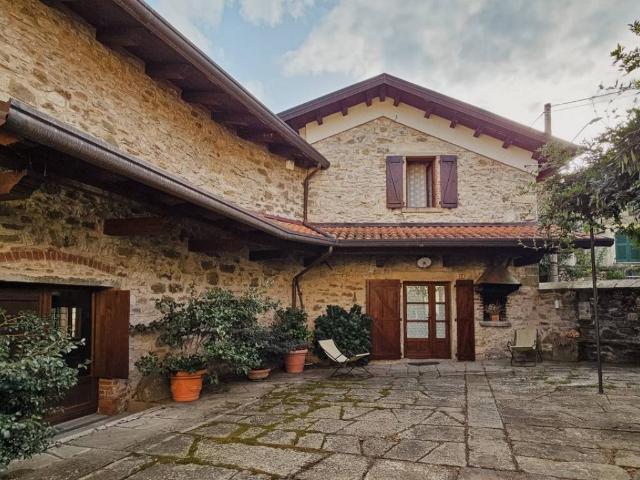 Villa Indipendente in vendita a Unione di comuni Montana Lunigiana, Codiponte