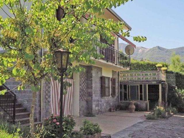 Villa Indipendente in vendita a Unione di comuni Montana Lunigiana, Codiponte