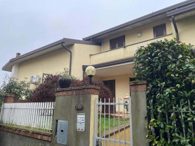 Villa Indipendente in vendita a Casorate Primo, Lombardia
