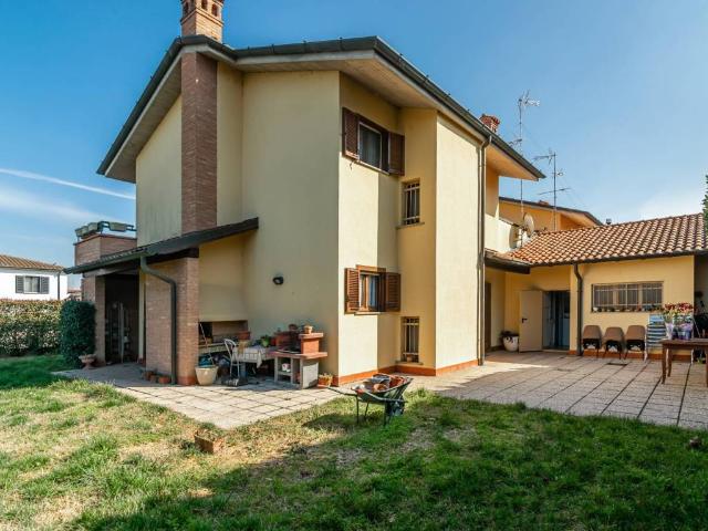 Villa Indipendente in vendita a Casorate Primo, Lombardia