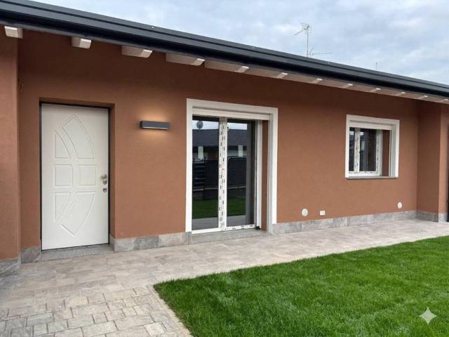 Villa Indipendente in vendita a Casorate Primo, Lombardia