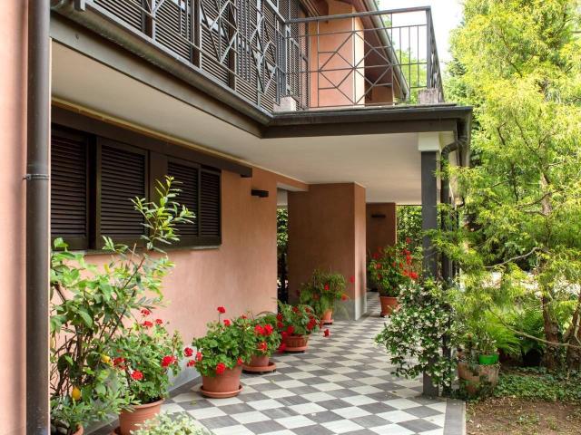 Villa Indipendente in vendita a Casorate Sempione, Lombardia