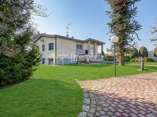Villa Indipendente in vendita a Casorate Sempione, Lombardia
