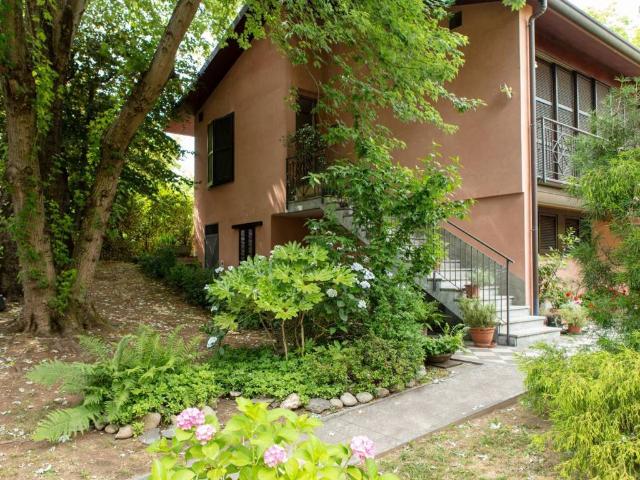 Villa Indipendente in vendita a Casorate Sempione, Lombardia