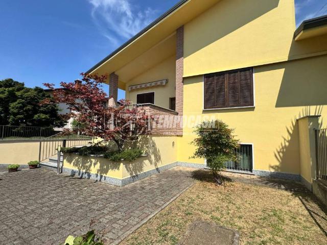 Villa Indipendente in vendita a Cascina Monella, Casorezzo