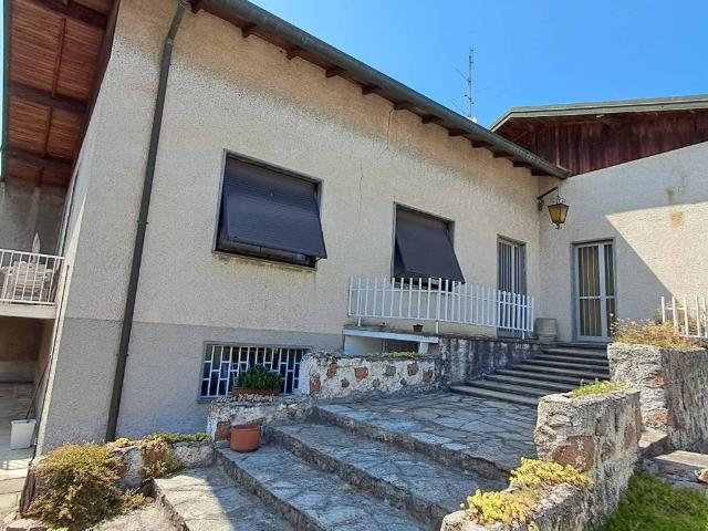 Villa Indipendente in vendita a Casorezzo, Lombardia