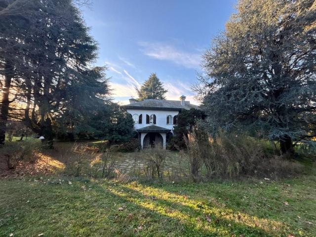 Villa Indipendente in vendita a Casorezzo, Lombardia