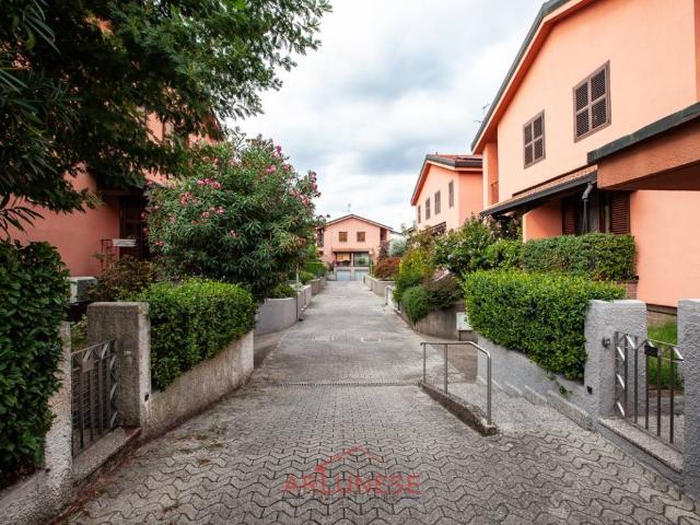 Villa Indipendente in vendita a Cascina Monella, Casorezzo