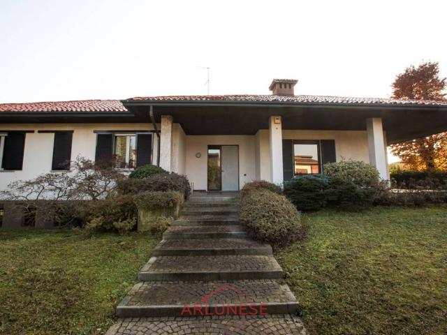 Villa Indipendente in vendita a Cascina Monella, Casorezzo