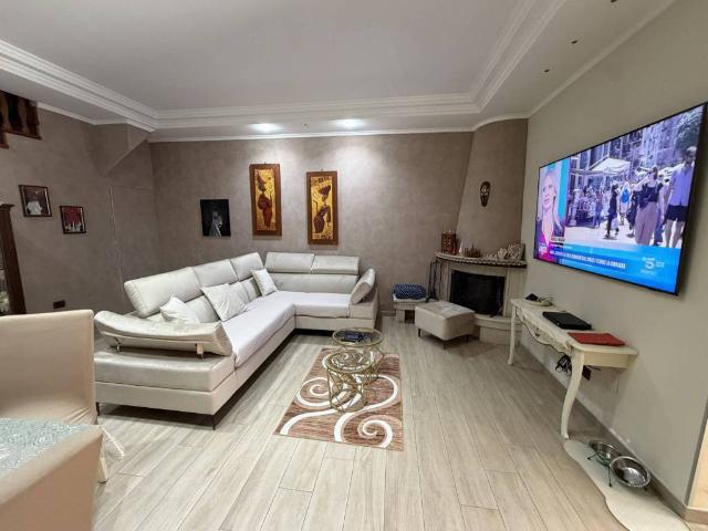 Villa Indipendente in vendita a Casoria, Campania