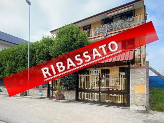 Villa Indipendente in vendita a San Salvatore di Casoria, Casoria