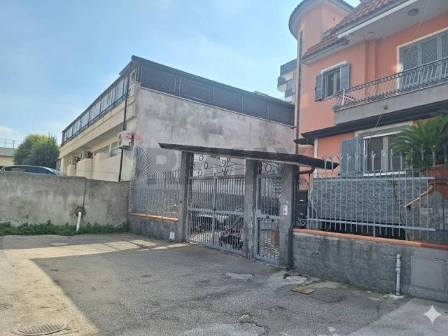 Villa Indipendente in vendita a Casoria, Campania
