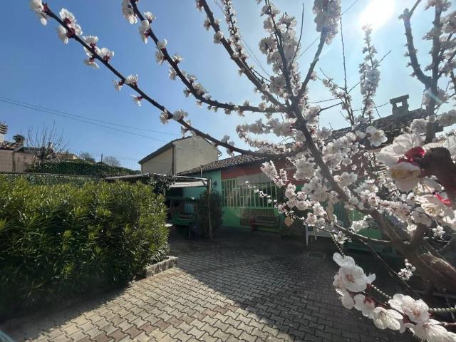 Villa Indipendente in vendita a Piemonte, Asti
