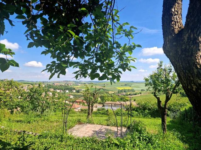 Villa Indipendente in vendita a Piemonte, Asti