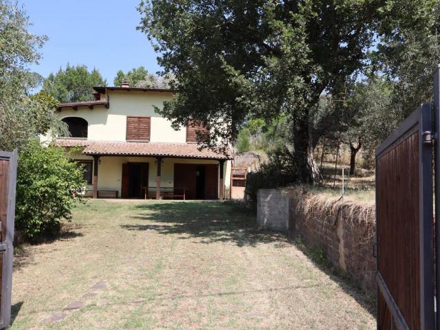 Villa Indipendente in vendita a Casperia, Lazio
