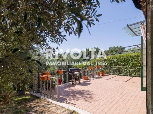 Villa Indipendente in vendita a Casperia, Lazio