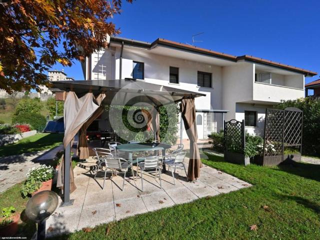 Villa Indipendente in vendita a Cassacco, Friuli-Venezia Giulia