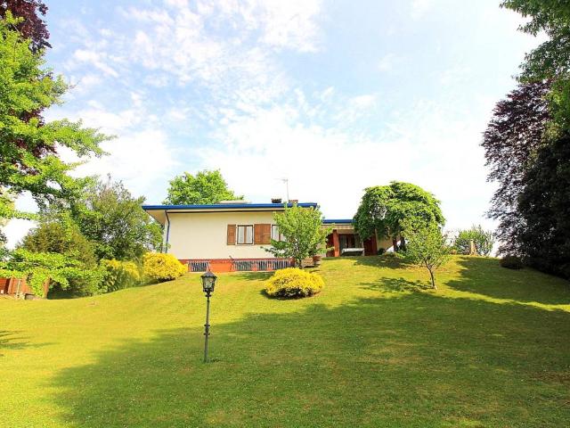 Villa Indipendente in vendita a Cassacco, Friuli-Venezia Giulia