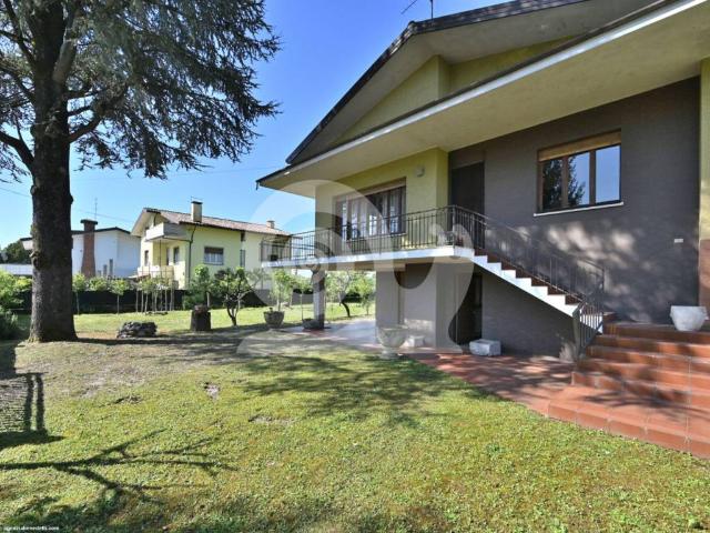Villa Indipendente in vendita a Cassacco, Friuli-Venezia Giulia
