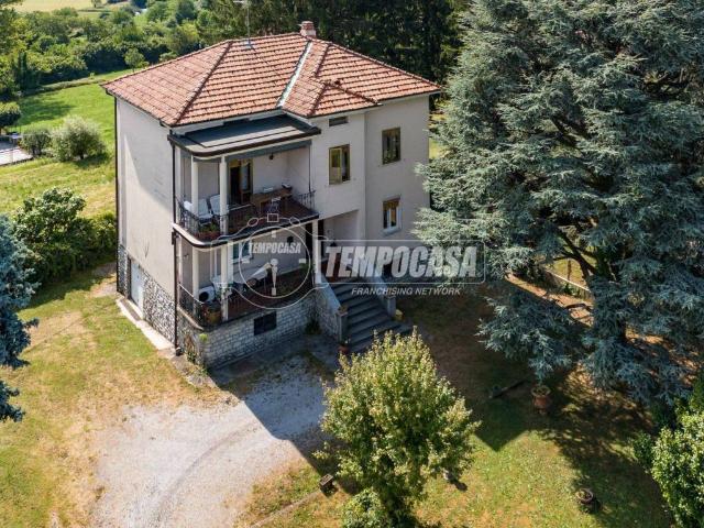 Villa Indipendente in vendita a Zizzanorre, Cassago Brianza