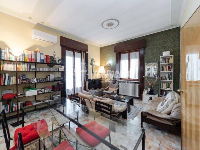 Villa Indipendente in vendita a Zizzanorre, Cassago Brianza