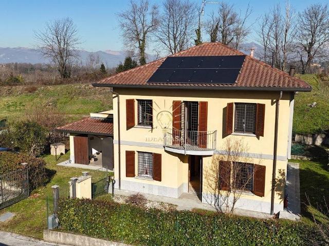 Villa Indipendente in vendita a Cassago Brianza, Lombardia