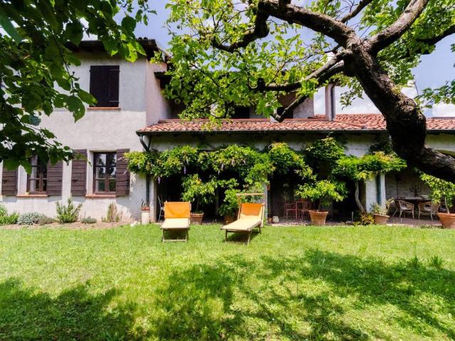 Villa Indipendente in vendita a Zizzanorre, Cassago Brianza