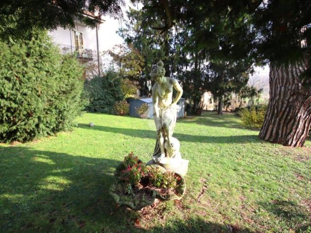 Villa Indipendente in vendita a Zizzanorre, Cassago Brianza