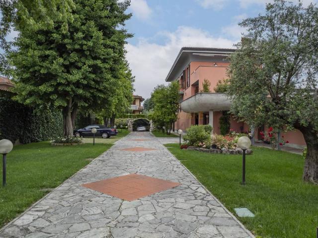 Villa Indipendente in vendita a Cassano D'adda, Lombardia