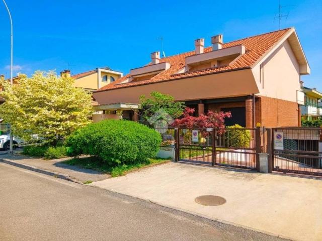 Villa Indipendente in vendita a Cassano D'adda, Lombardia