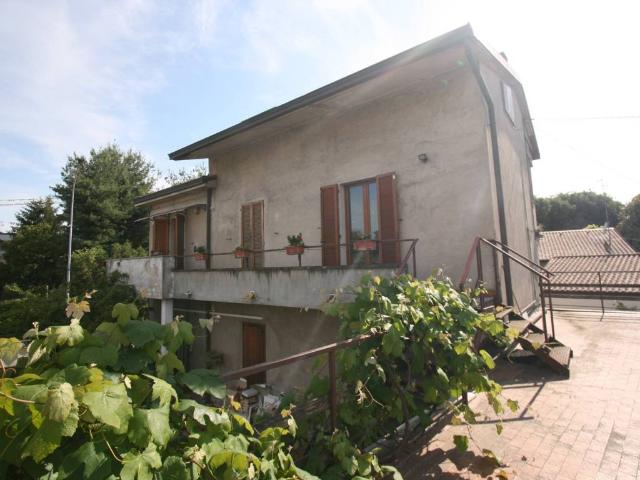 Villa Indipendente in vendita a Groppello D'adda, Lombardia