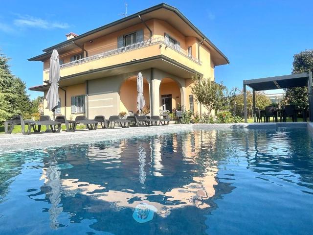 Villa Indipendente in vendita a Cassano D'adda, Lombardia