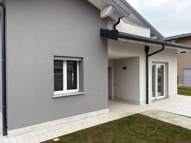 Villa Indipendente in vendita a Cassano D'adda, Lombardia