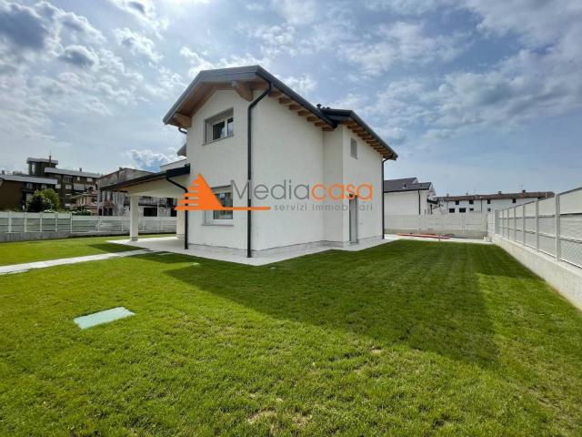 Villa Indipendente in vendita a Cassano D'adda, Lombardia