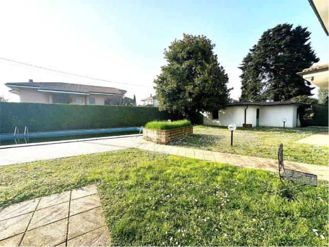 Villa Indipendente in vendita a Cassano D'adda, Lombardia