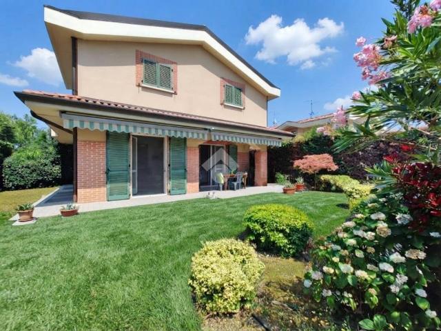 Villa Indipendente in vendita a Cassano D'adda, Lombardia