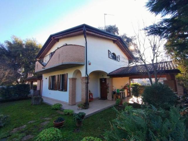 Villa Indipendente in vendita a Cassano D'adda, Lombardia