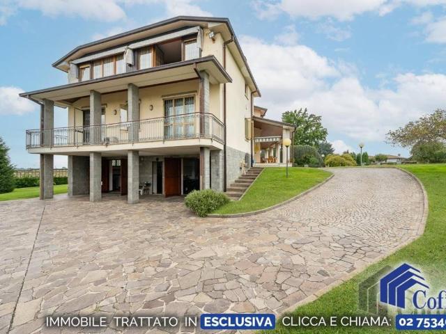 Villa Indipendente in vendita a Groppello D'adda, Lombardia