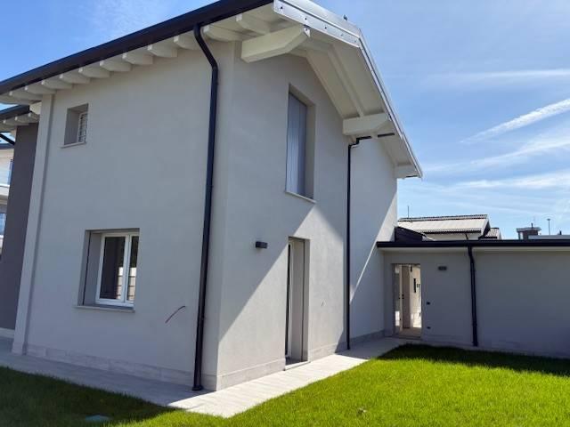 Villa Indipendente in vendita a Cassano D'adda, Lombardia