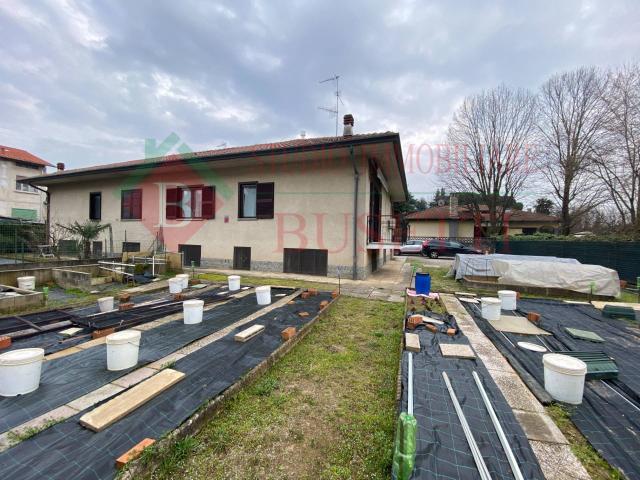 Villa Indipendente in vendita a Villa, Cassano Magnago