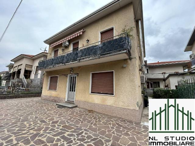 Villa Indipendente in vendita a Boschirolo, Cassano Magnago